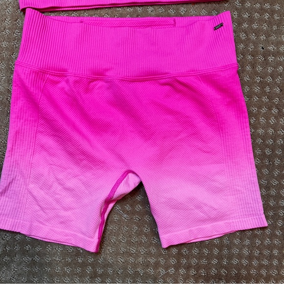 Victoria’s Secret PINK Matching Set Shorts & Bra Pink Ombré size M Biker - Picture 5 of 13